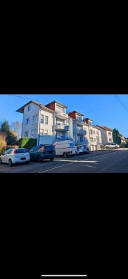 Attraktive und gepflegte 3,5-Zimmer-Dachgeschosswohnung mit Balkon und Einbauküche in Riegelsberg