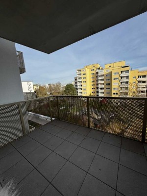 BESICHTIGUNG 18.12. 16 UHR!! Neubau direkt bezugsbereit: 2-ZKB mit EBK, FBH & hellem Balkonbereich!