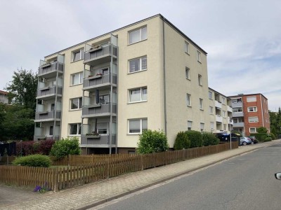 Ansprechende und modernisierte 2-Zimmer-Wohnung mit geh. Innenausstattung mit Balkon und EBK