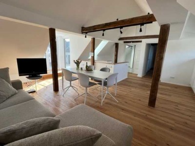 Modern & möbliert – 2-Zimmer-Wohnung mit großer Dachterrasse!