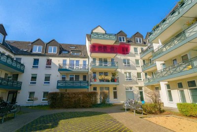 °°Hell durchflutete 2 Zimmer Wohnung mit Balkon frisch renoviert in zentraler Lage zu vermieten°°