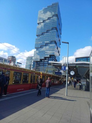 Dachgeschoss Wohnung mit Panorama im Zentrum Berlins nahe Warschauer Brücke -