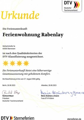 Schicke Single 2-Zimmer-Ferienwohnung mit Terrasse in Oberneisen