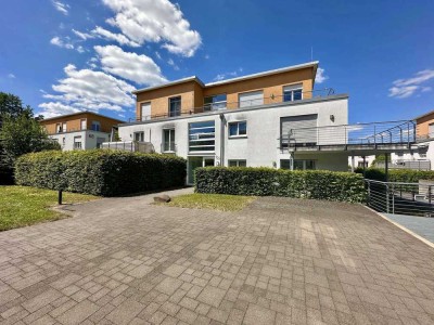 Exklusives Penthouse mit Traumblick, Dachterrasse und TG-Platz - Barrierefrei wohnen in Overath