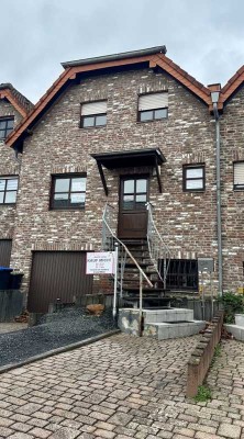 Reihenhaus in beliebter Lage von Nideggen-Rath!
Garage!