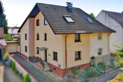 Großzügige Doppelhaushälfte mit sonnigem Garten in Grünwettersbach