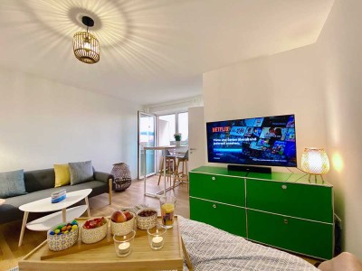 Attraktive Wohnung, komplett möbliert, luxuriöse Ausstattung, Balkon in München-Pasing