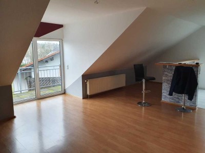 Sehr schöne, helle 3ZKDB mit Sonnenbalkon und Stellplatz