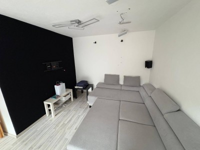 Frisch renovierte 2-Zimmer Wohnung neben der Klinik – Perfekt für Paare (sehr Arztfreundlich)