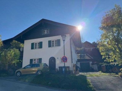 Freistehendes Einfamilienhaus zum Sanieren oder Abbruch!