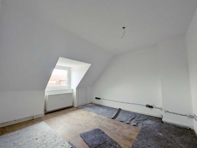 Helle Dachgeschosswohnung !!Kernsaniert!!