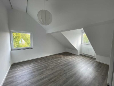 Schöne 3-Zimmer-Wohnung mit Einbauküche in AC-Lemiers mit Garten