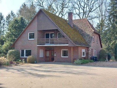 Hofstelle mit großem Wohnhaus, Garagen, Werkstatt und Scheune - Ein ideales Mehrgenerationenobjekt