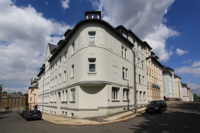 Balkon... Bad mit Fenster... ruhige Lage...