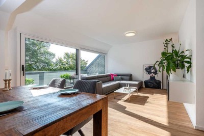 Bezugsfrei: Top-sanierte Dachgeschosswohnung mit Weitblick & Designerküche