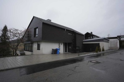Stilvolle, vollständig renovierte 2-Zimmer-Wohnung mit Balkon und EBK in Albstadt-Lautlinge