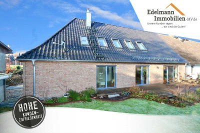 Moderne DHH in Steinhagen b. Bützow - Ca. 194 m² Whfl., 5 Zi., Kamin, Garage & 1.357 m² großes Grd.