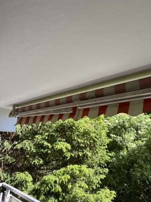 Barrierefreie 3 Zi. Whg. mit zwei Balkonen., Aufzug u. eigener Garage in ruhiger Lage