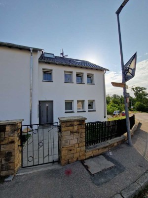 Renovierte Wohnung mit neuer Küche in Berkheim