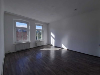 Selbstrenovierer aufgepasst: Altbau-Beletage in Gründerzeit-Stadtvilla!