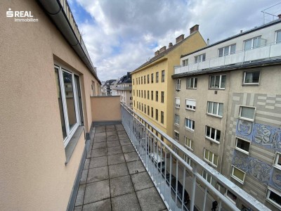 Entzückende Garconnière mit ca. 9 m² Terrasse &amp; 6 m² Kellerabteil