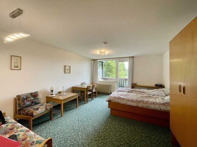 1-Zimmer zum Aufwerten: sofort frei, Balkon inklusive