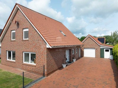 Charmantes Einfamilienhaus in zentraler und ruhiger Siedlungslage von Bunde