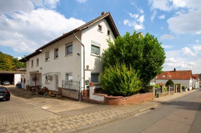 Flexibles Einfamilienhaus mit zwei separaten Apartments und Partykeller