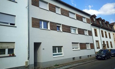 ++1 ZKB++renoviertes 6 Parteienhaus++Fernwärme++eigener Eingang++neue Fenster++Leitungen