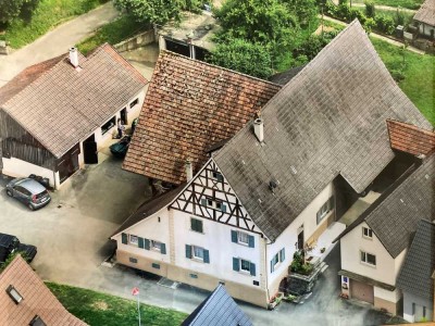 Bauernhaus am Ortsrand im Grünen mit ausbaufähiger Scheune