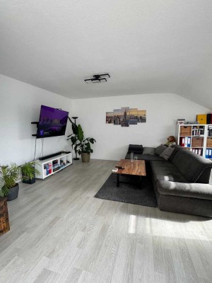 Helle 2-Zimmer Dachgeschosswohnung mit Balkon & Klimaanlage in Karlsruhe-Mühlburg