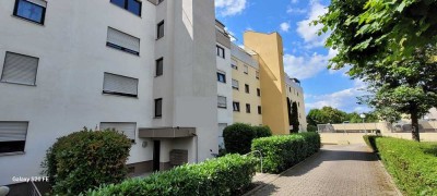 'TOP gepflegte 2 Zimmer ETW mit gr. Balkon, TG Stpl. und Einbauküche sofort Bezug