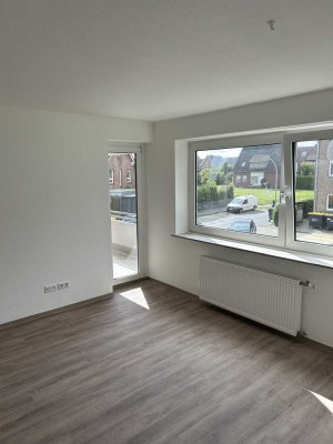 Erstbezug nach Sanierung mit Balkon und Einbauküche: Stilvolle 3-Zimmer-Wohnung in Telgte