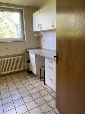 Freundliche und modernisierte 3,5-Raum-Wohnung mit geh. Innenausstattung mit EBK