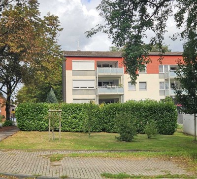 2,5-Zimmer-Hochparterre-Wohnung mit Balkon und Garten in Oberhausen