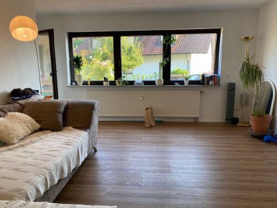 Helle und ruhig gelegene 3 Zi. EG Wohnung mit Terrasse