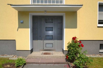 Erstbezug! Kernsanierte 3 Zi-DG-Whg. mit Wannenbad, Benrather Str. in Hilden