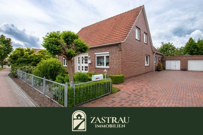 Großzügiges Einfamilienhaus mit drei Wohneinheiten und begehrtem Baugrundstück in Großheide