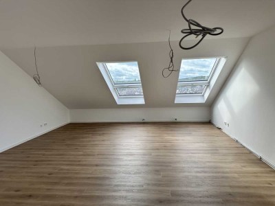 Dachgeschoss Wohnung mit Balkon in Ochsenfurt, 2 Zimmer, 79 m²