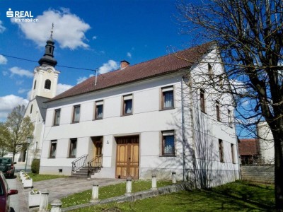 Charmanter, vielseitiger Altbau im ruhigen Dorfzentrum