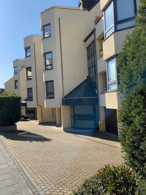 Provisionsfrei, einziehen und sich wohlfühlen Gepflegte 3,5-Raum-Wohnung mit Balkon in Köln Holweide