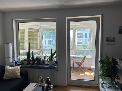 1,5-Zimmer-Erdgeschosswohnung mit Loggia, Keller und Stellplatz in guter Lage