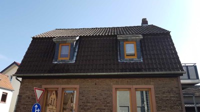 Zentral gelegene, gepflegte 3-Zimmer-Maisonette-Wohnung mit Sonnen-Balkon in Seligenstadt