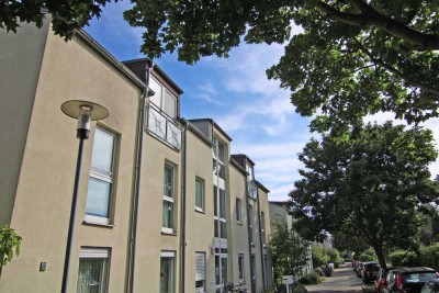 Sehenswerte Terrassenwohnung mit Blick ins Grüne und tollem Grundriss, zuverlässig vermietet!