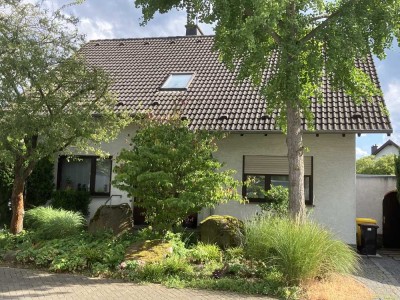 Gepflegtes Zweifamilienhaus mit Souterrain-Wohnung in ruhiger Wohnlage in Bad Neuenahr-Ahrweiler