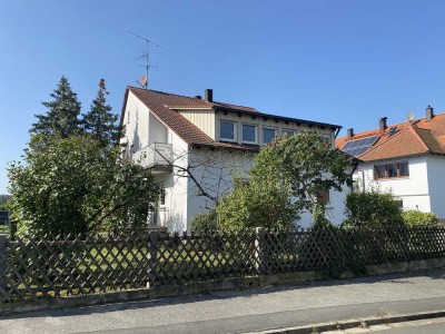 ZWEIFAMILIENHAUS MIT GARAGE, NEBENGEBÄUDE, CARPORT UND GARTEN IN NEUNKIRCHEN AM SAND OT SPEIKERN