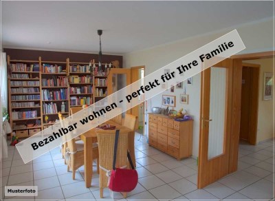 4-Zimmer-Wohnung, Loggia, TG-Stellplatz