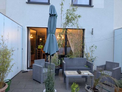 Schönes und modernes Reihenhaus - sehr energieeffizient (A / KfW 55)