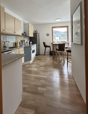 Zentral gelegene 3-Zimmer-Wohnung in Tirol – Gepflegt, lichtdurchflutet und mit Balkon