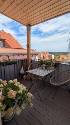 Außergewöhnliche DG Wohnung, stilvolle, geräumige 2-Zimmer-Wohnung mit Balkon
